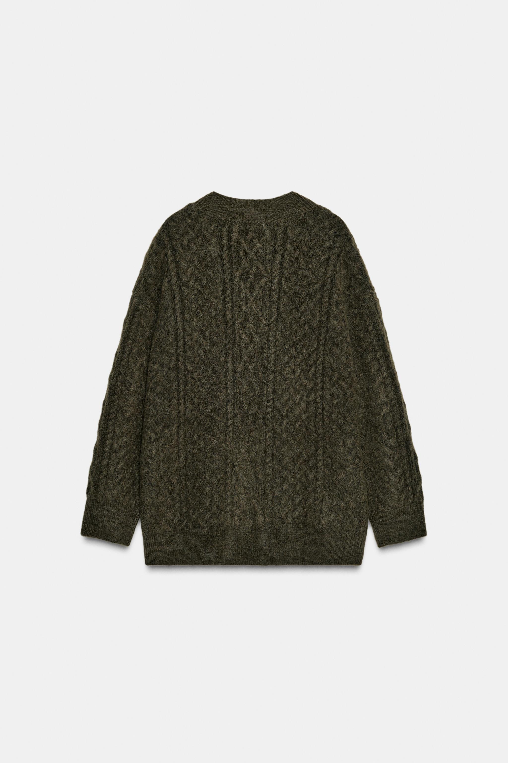 OVERSIZED CABLE KNIT JUMPER